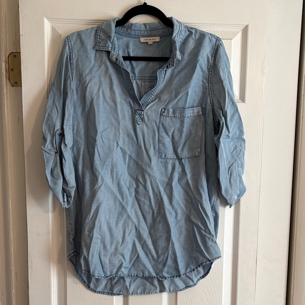 Skies Are Blue Light Chambray V-Neck Tunic in Light Blue